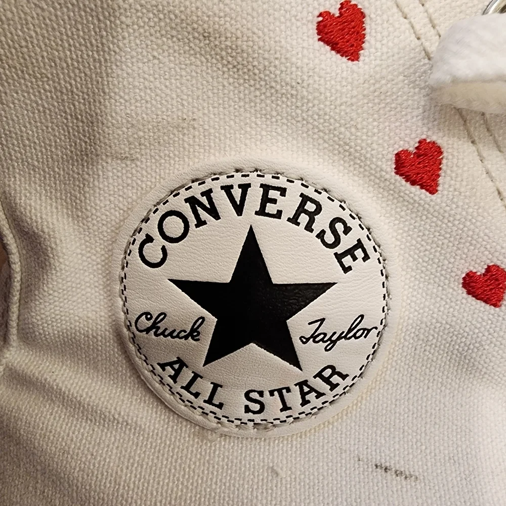 Converse Chuck Taylor All Star Platform Valentine's Day Hearts Hi Rise size 10
